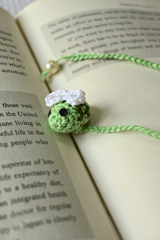 Green Honeybee crochet bookmark
