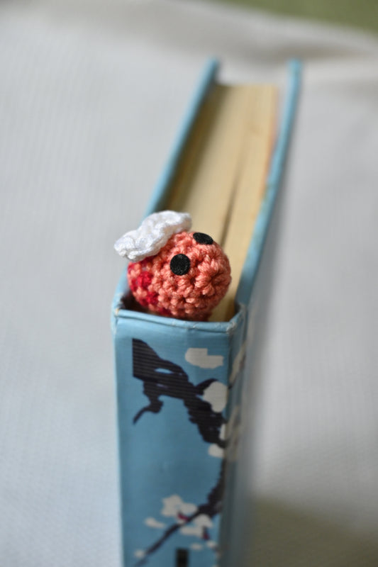 Peach Honeybee crochet bookmark