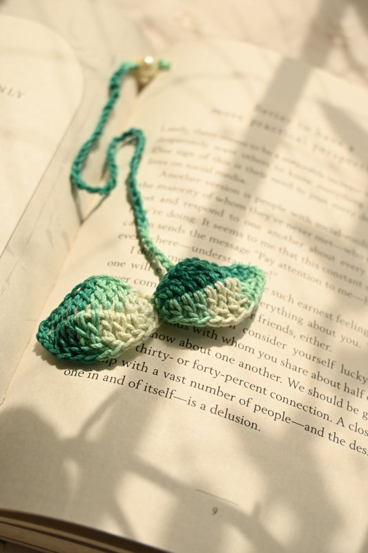 Green & White Tinted leaf crochet bookmark