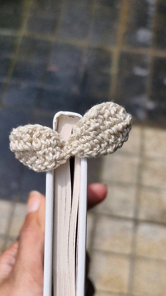 Beige leaf crochet bookmark