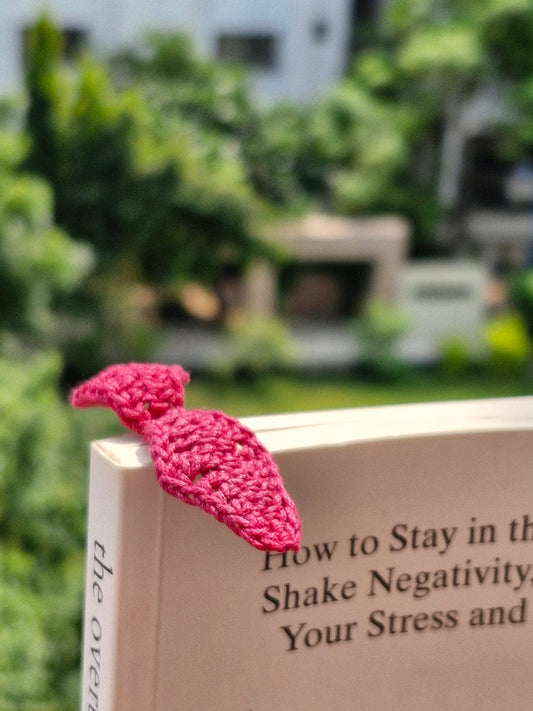 Pink leaf crochet bookmark