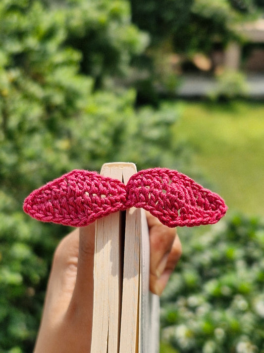 Pink leaf crochet bookmark