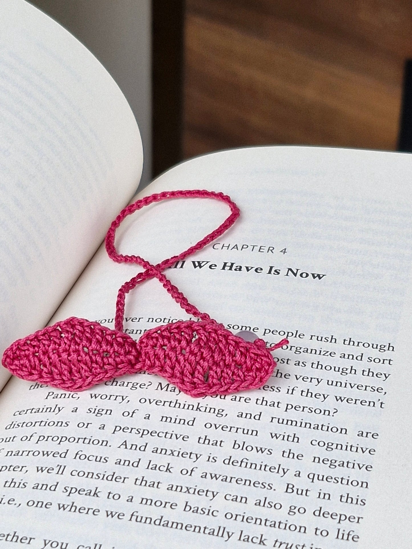 Pink leaf crochet bookmark