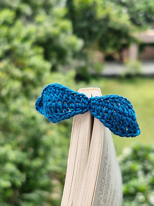 Teal Blue leaf crochet bookmark