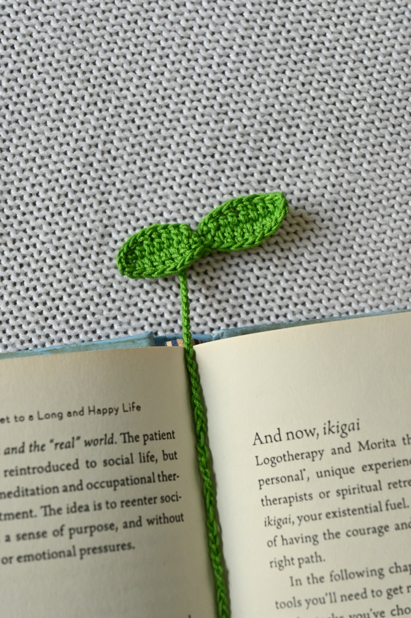 Green leaf crochet bookmark