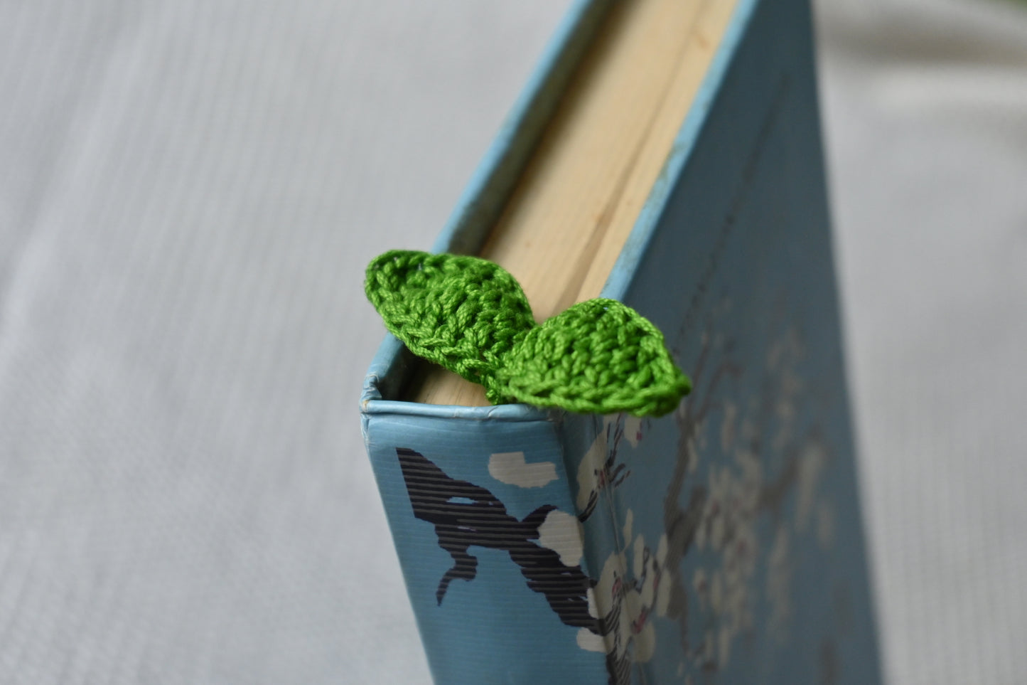 Green leaf crochet bookmark